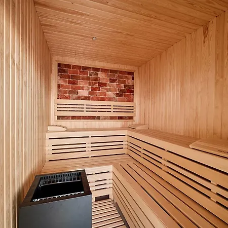 Infinity 309 Pool&spa Mamaia