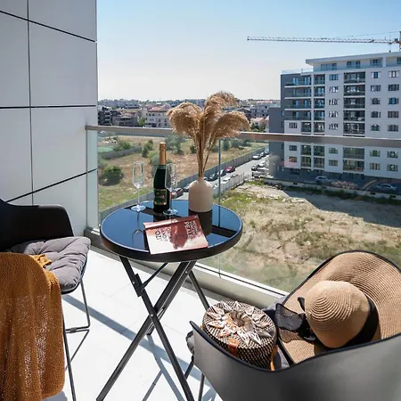 Infinity 309 Pool&spa Mamaia