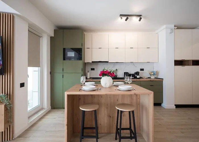 Infinity 309 Pool&spa Mamaia